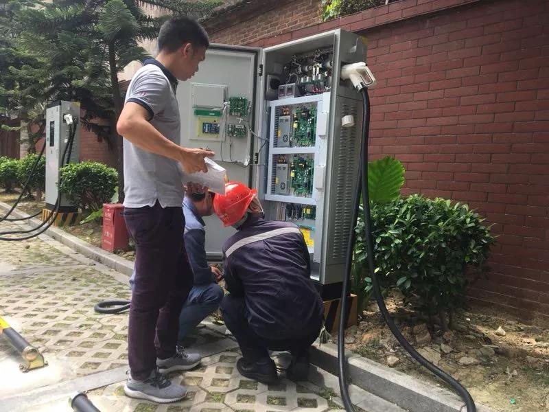 花城广场充电设施安全检查2.jpg